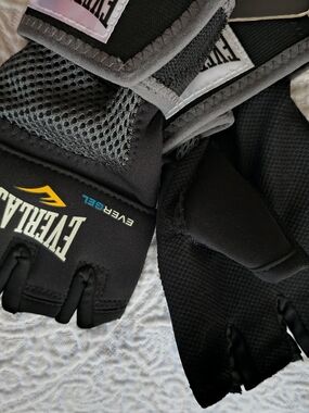 Everlast Black and Gray Evergel Hand Wraps Large